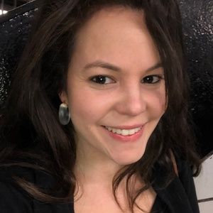 Meet your Posher, Elizabeth